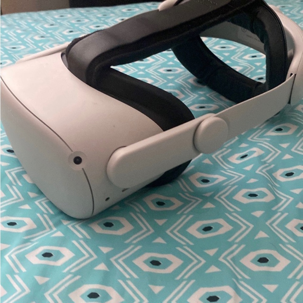 Oculus quest 2 128 GB - Picture 1 of 5